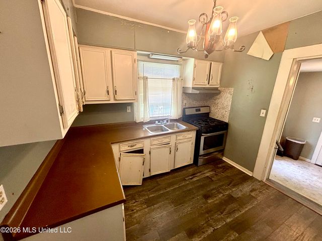 5236 Menge Avenue, Pass Christian, MS 39571