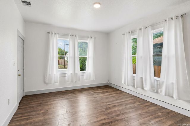 637 Canton, San Antonio, TX 78202