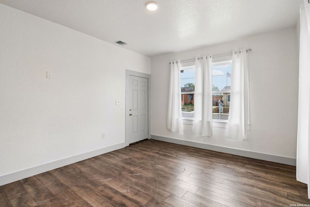 637 Canton, San Antonio, TX 78202