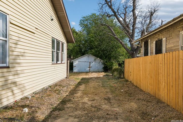 637 Canton, San Antonio, TX 78202