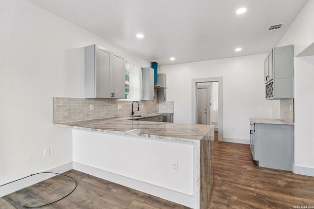 637 Canton, San Antonio, TX 78202