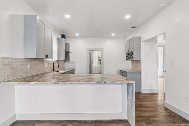 637 Canton, San Antonio, TX 78202