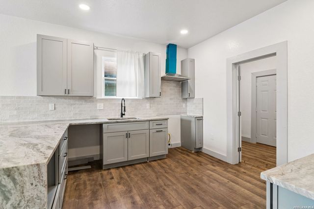 637 Canton, San Antonio, TX 78202