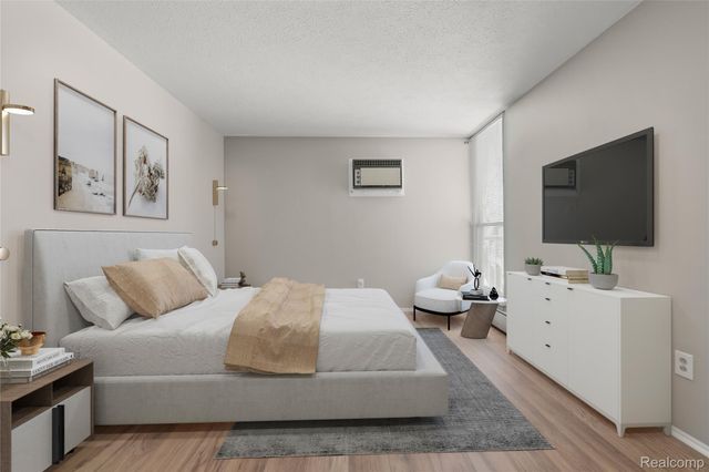 4909 Crooks Road D6, Royal Oak, MI 48073