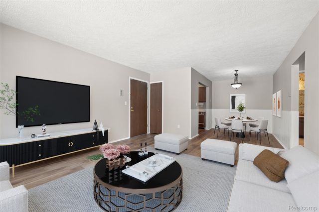 4909 Crooks Road D6, Royal Oak, MI 48073