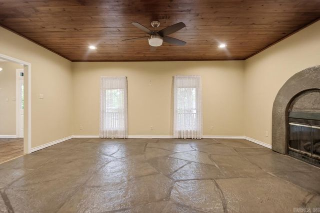 19801 Mallard Cove, Little Rock, AR 72210