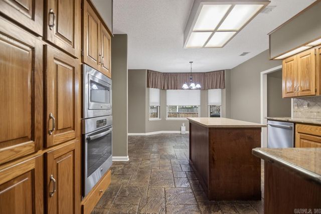 19801 Mallard Cove, Little Rock, AR 72210