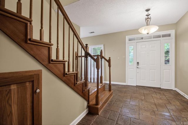 19801 Mallard Cove, Little Rock, AR 72210