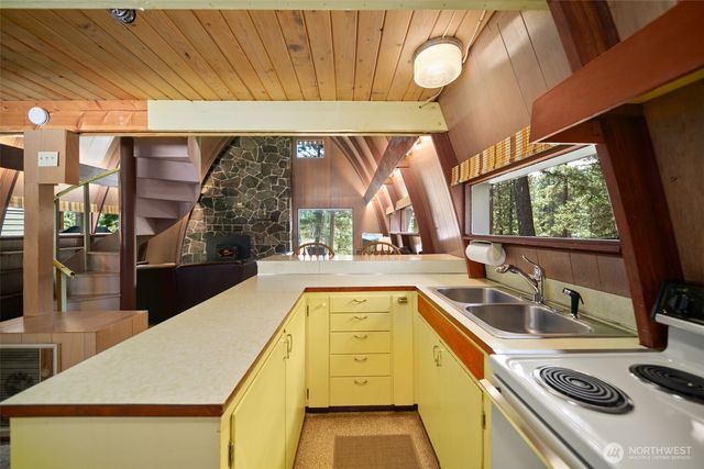 2514 Kinnikinnick Drive, Leavenworth, WA 98826