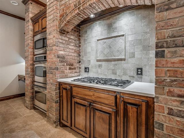 3632 Hunters Creek Road, Edmond, OK 73003