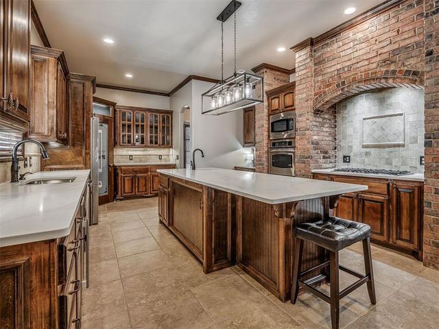 3632 Hunters Creek Road, Edmond, OK 73003