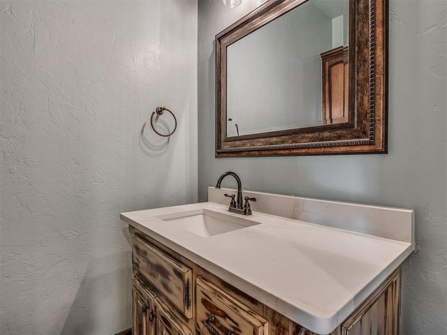 3632 Hunters Creek Road, Edmond, OK 73003