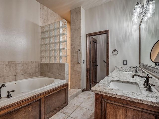 3632 Hunters Creek Road, Edmond, OK 73003