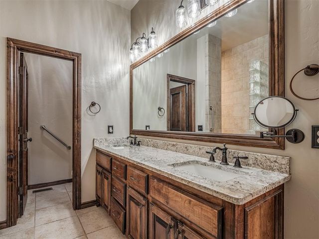 3632 Hunters Creek Road, Edmond, OK 73003