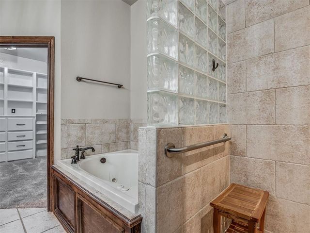 3632 Hunters Creek Road, Edmond, OK 73003