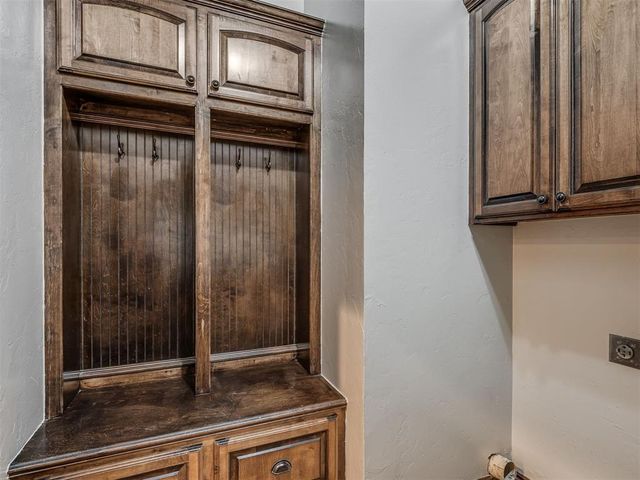 3632 Hunters Creek Road, Edmond, OK 73003