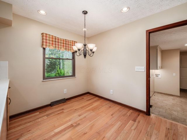 2434 Carriage Road, Powell, OH 43065