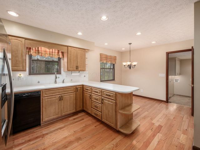 2434 Carriage Road, Powell, OH 43065