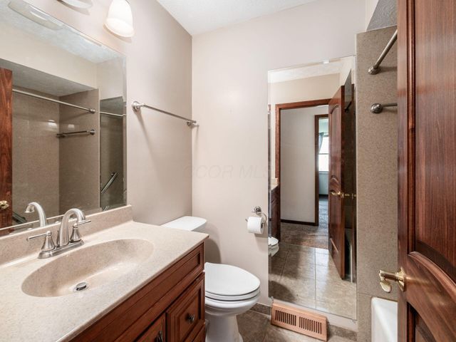 2434 Carriage Road, Powell, OH 43065