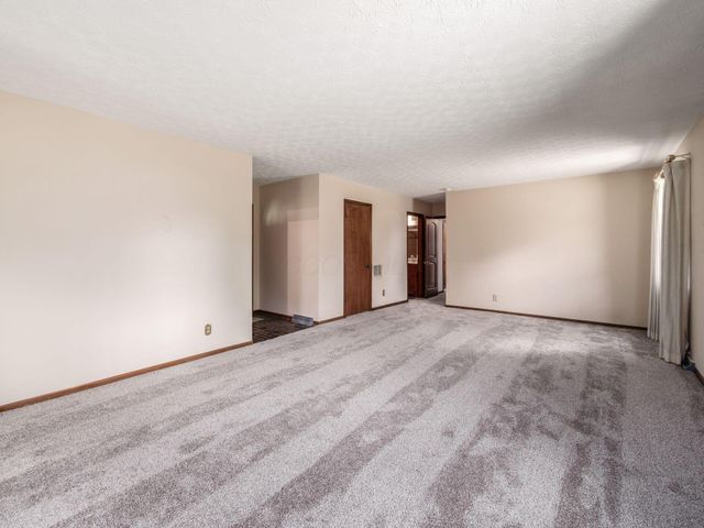 2434 Carriage Road, Powell, OH 43065