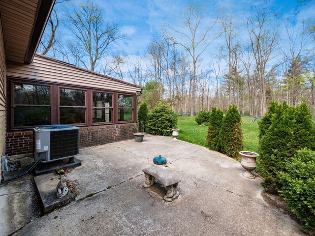 2434 Carriage Road, Powell, OH 43065