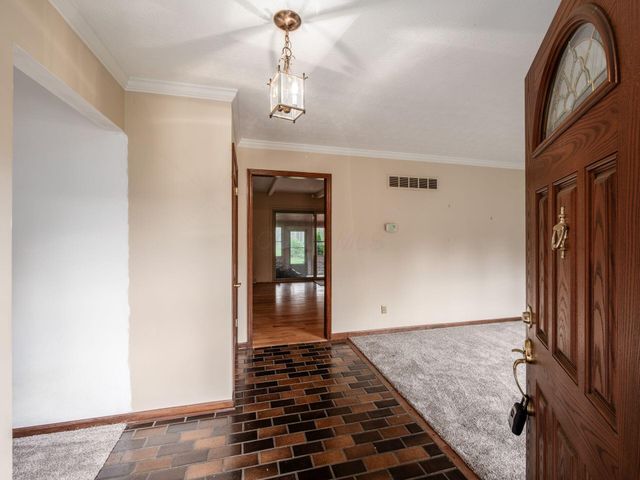 2434 Carriage Road, Powell, OH 43065