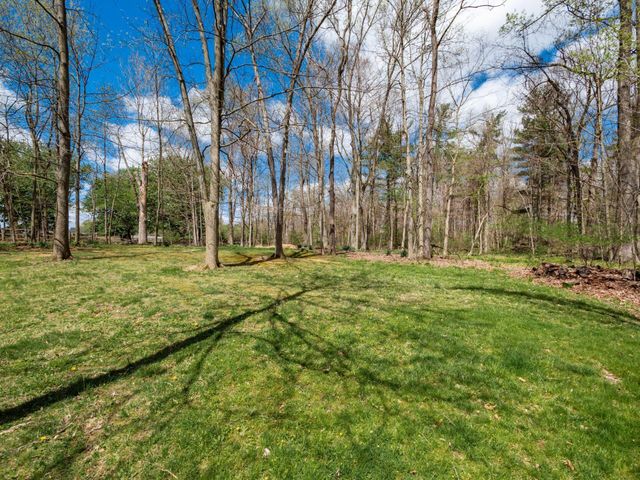 2434 Carriage Road, Powell, OH 43065