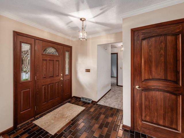 2434 Carriage Road, Powell, OH 43065