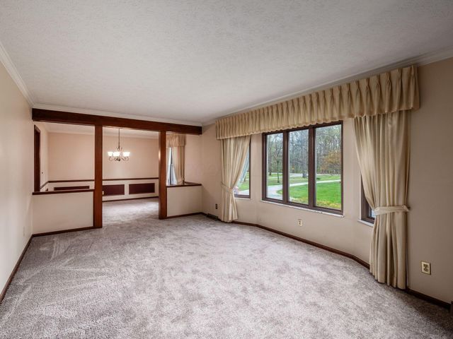 2434 Carriage Road, Powell, OH 43065