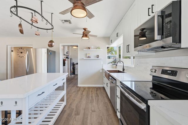 1721 W WELDON Avenue, Phoenix, AZ 85015