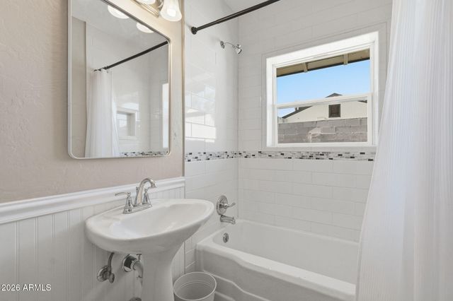 1721 W WELDON Avenue, Phoenix, AZ 85015