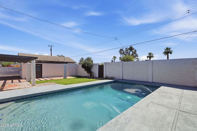 1721 W WELDON Avenue, Phoenix, AZ 85015