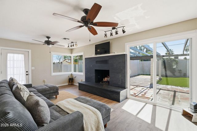 1721 W WELDON Avenue, Phoenix, AZ 85015