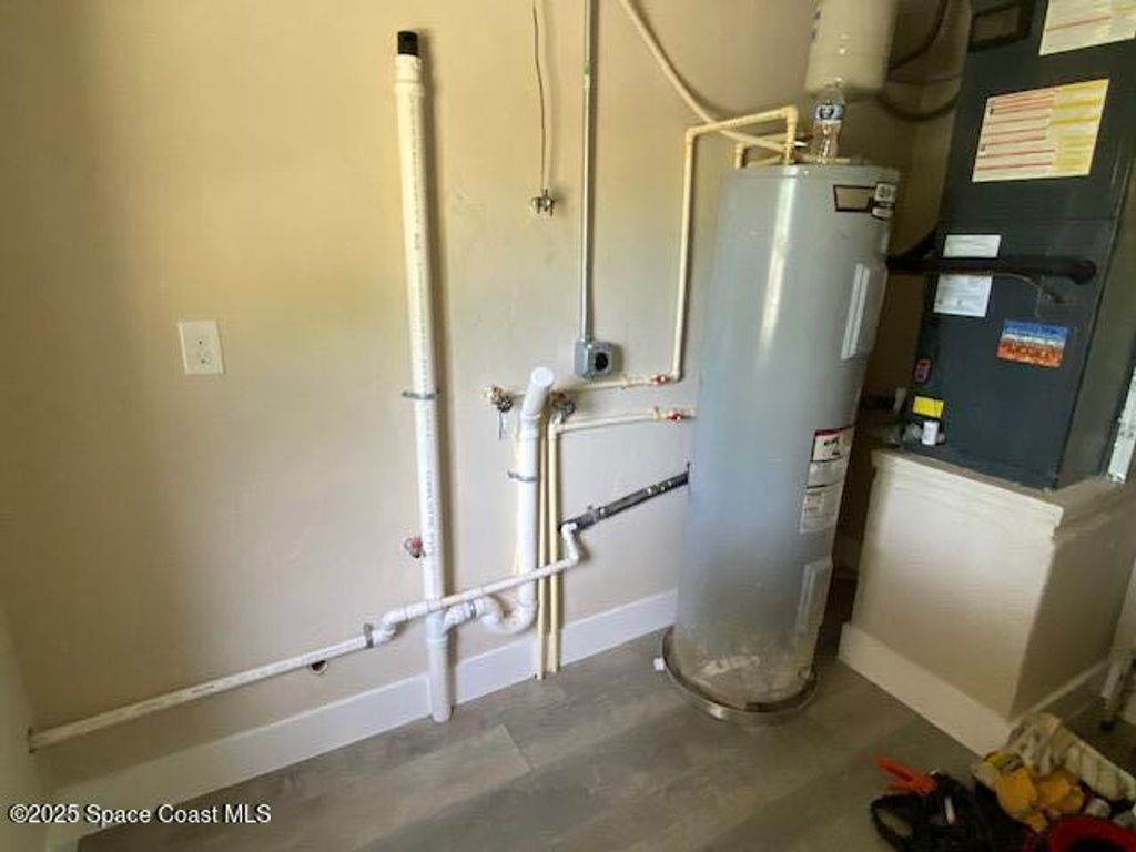 Image 20 of property listing at 3037 Rowe Street NE, Palm Bay, FL 32905