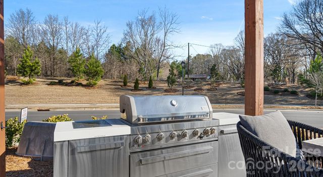 525 Wayforth Road NW B3TH, Concord, NC 28027