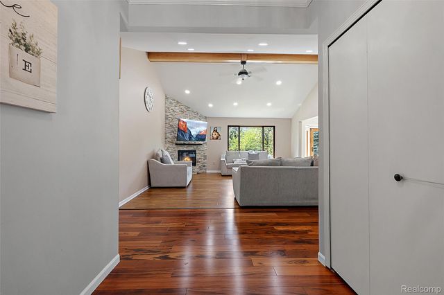 12862 Beechnut Drive, Sterling Heights, MI 48313