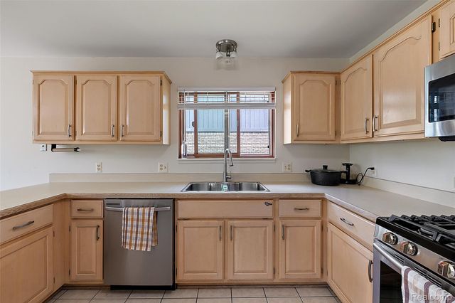 12862 Beechnut Drive, Sterling Heights, MI 48313