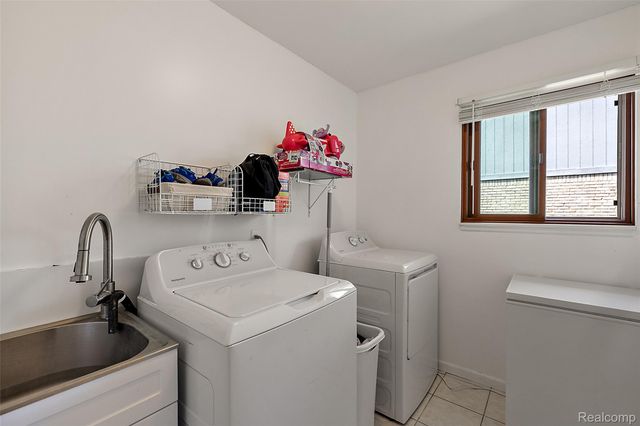 12862 Beechnut Drive, Sterling Heights, MI 48313