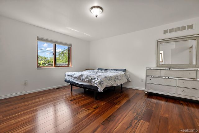 12862 Beechnut Drive, Sterling Heights, MI 48313