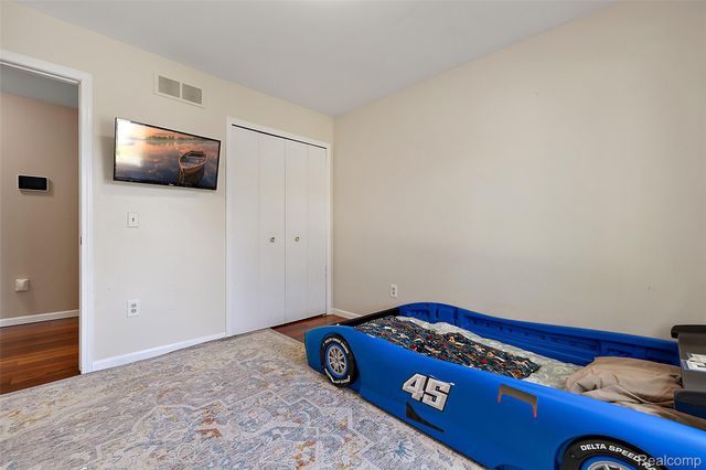 12862 Beechnut Drive, Sterling Heights, MI 48313