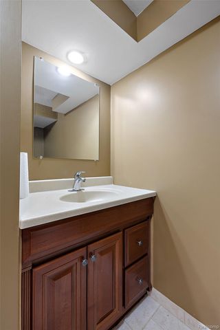 12862 Beechnut Drive, Sterling Heights, MI 48313