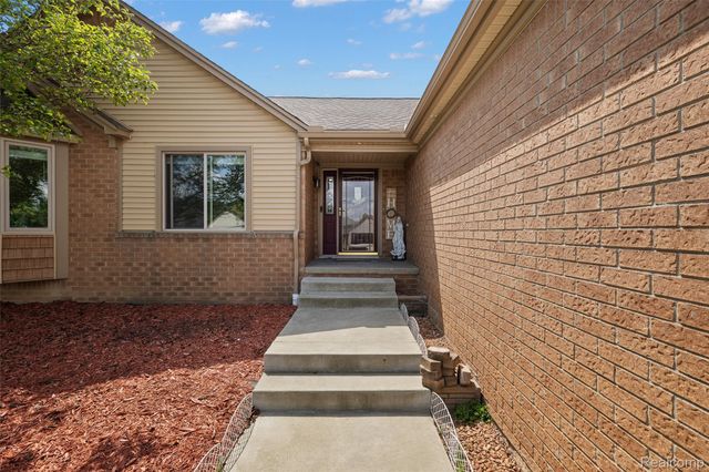 12862 Beechnut Drive, Sterling Heights, MI 48313