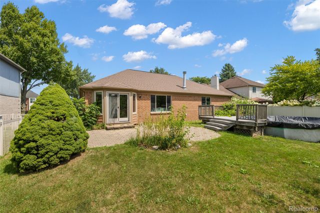 12862 Beechnut Drive, Sterling Heights, MI 48313