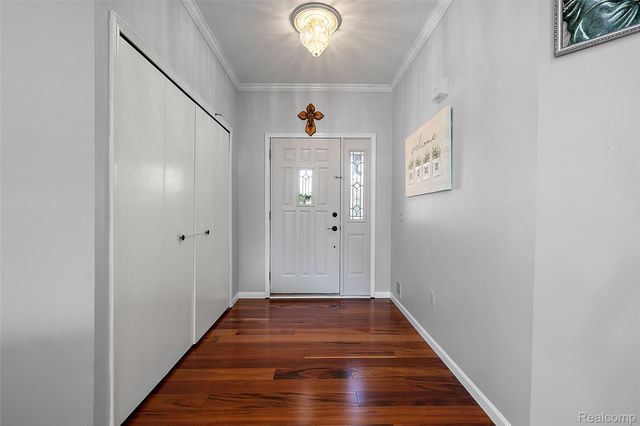 12862 Beechnut Drive, Sterling Heights, MI 48313