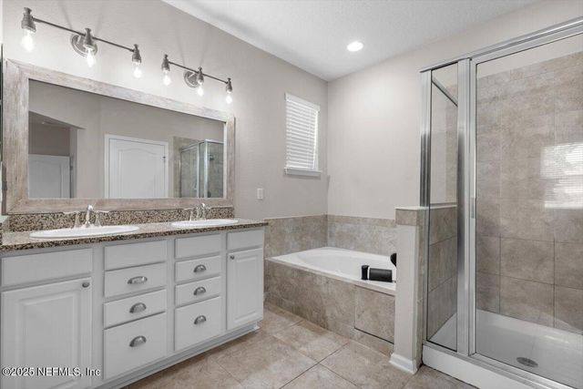 1011 WETLAND RIDGE Circle, Middleburg, FL 32068