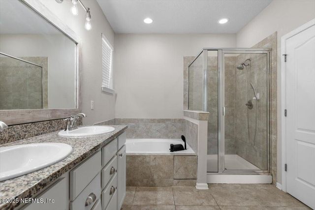 1011 WETLAND RIDGE Circle, Middleburg, FL 32068