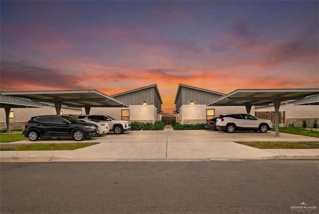 1511 Playa Drive 2, Weslaco, TX 78596