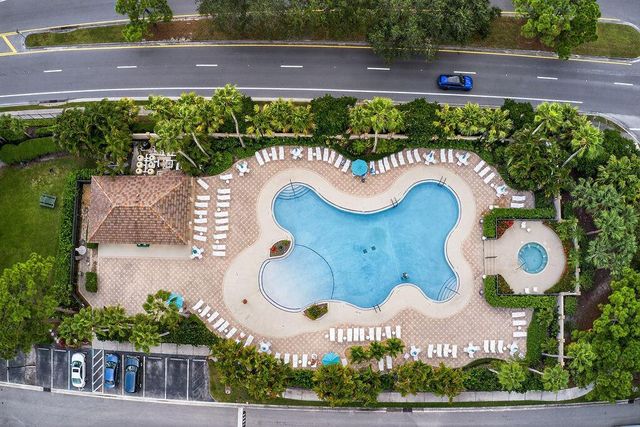 8137 Carnoustie Place, Port St Lucie, FL 34986