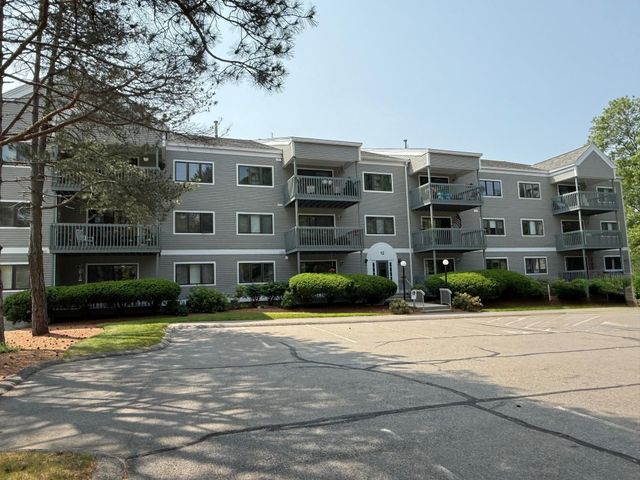 12 Ledgewood Hills Dr Apt 204, Nashua, NH 03062