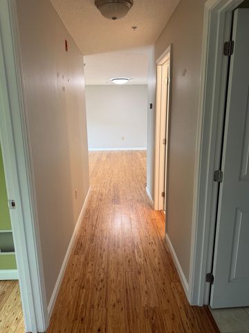 12 Ledgewood Hills Dr Apt 204, Nashua, NH 03062